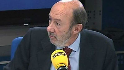 Rubalcaba responde a Chacón que la renovación del PSOE "ya está en marcha"