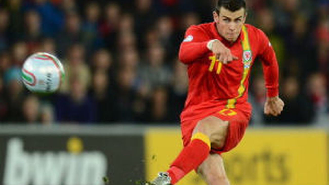 Bale jugó media hora con Gales y este miércoles llega a Madrid