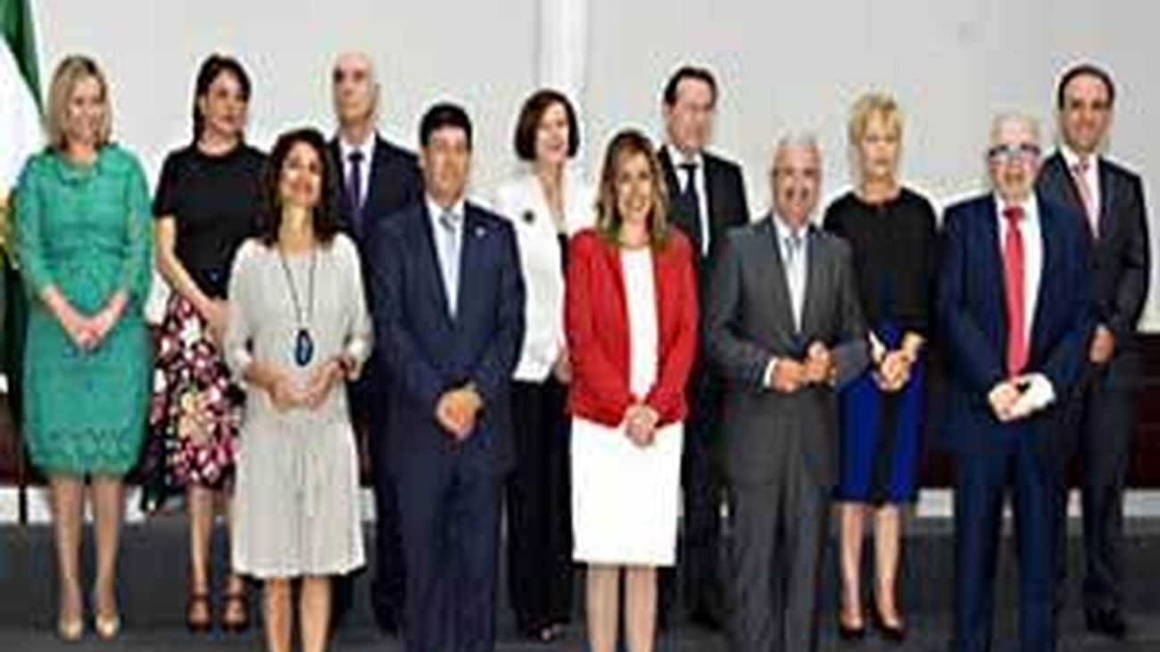 El Gobierno andaluz inicia su andadura  el día que imputan a Chaves y Griñán