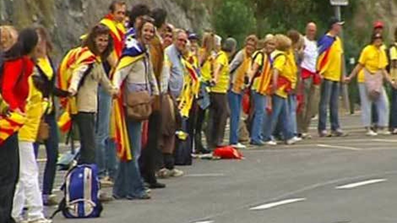 Una cadena humana independentista recorre Cataluña de norte a sur