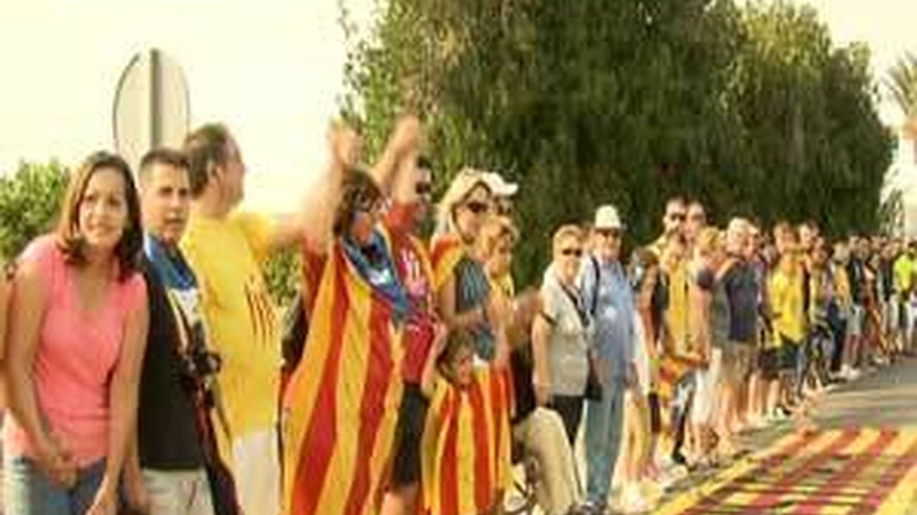 La cadena humana independentista recorre Cataluña de norte a sur