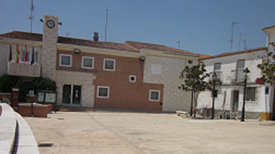 Comienza la rehabilitación de la Plaza de la Constitución en Villanueva de Perales