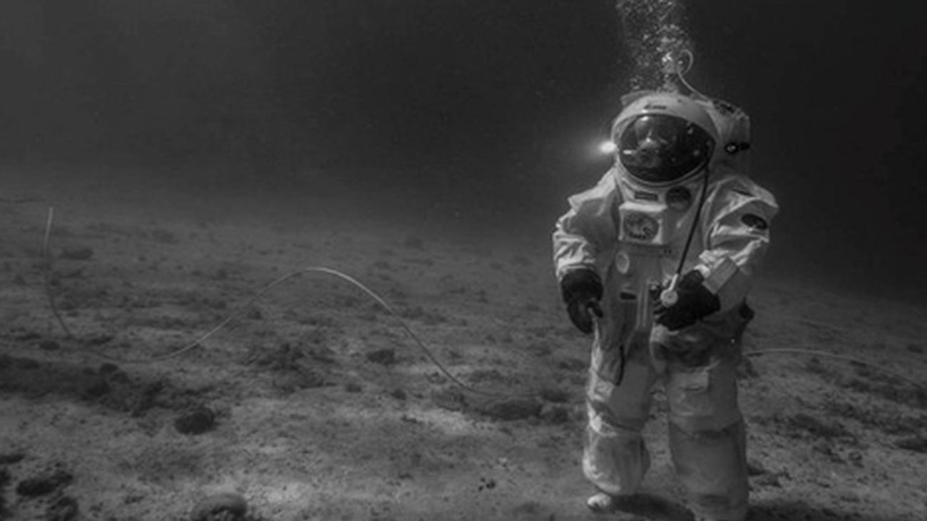 astronauta_agua