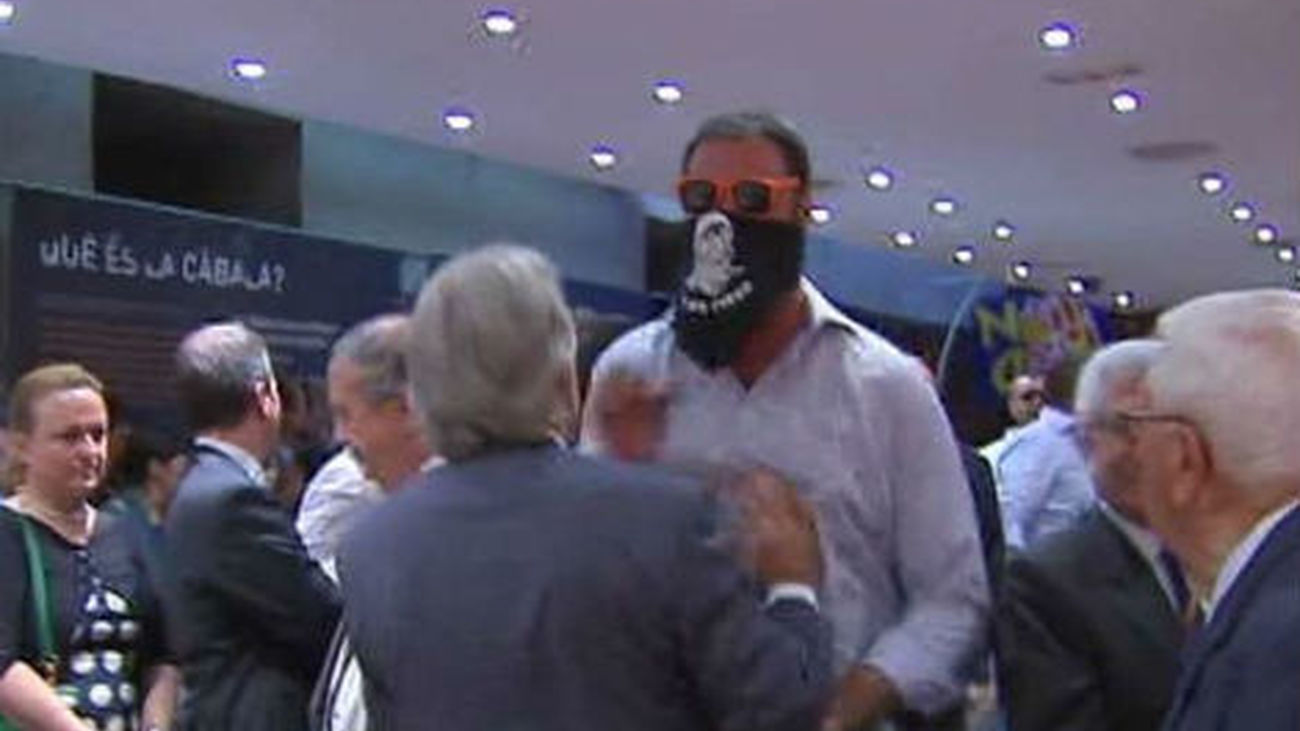 En libertad con cargos los once detenidos por el ataque a la Diada en Madrid