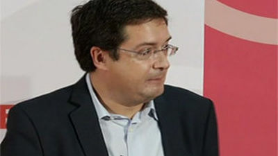 López  exige a Sáenz de Santamaría que retire sus palabras  sobre Griñán y Chaves