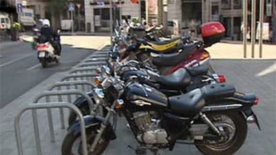 En Madrid hay 6.300 plazas de aparcamiento para casi 189.000 motos