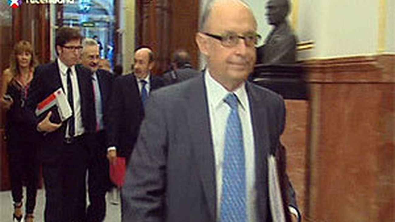 Victoria pide a Montoro que no haga "chistes" sobre el dinero