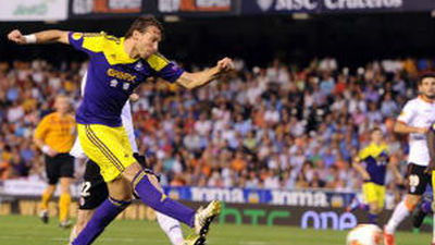 El Valencia no levanta cabeza, el Betis empata y el Sevilla se da una alegría