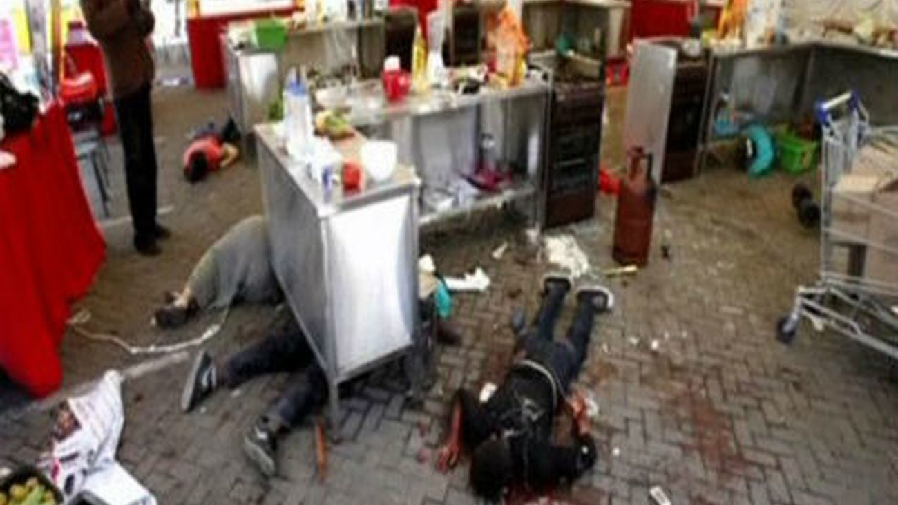 Al menos 30 muertos en el atentado contra un centro comercial en Nairobi
