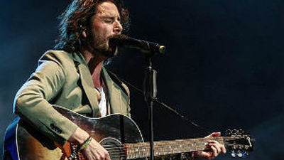 Manuel Carrasco se rehace "a conciencia" en "Confieso que he sentido"