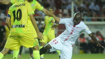 4-1. El Sevilla cede el farolillo rojo al Rayo
