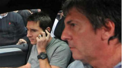 Messi y su padre declaran por fraude fiscal