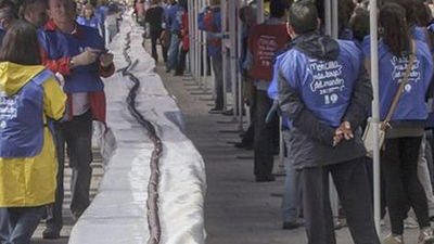 Burgos bate un doble récord Guiness con la morcilla más larga del mundo
