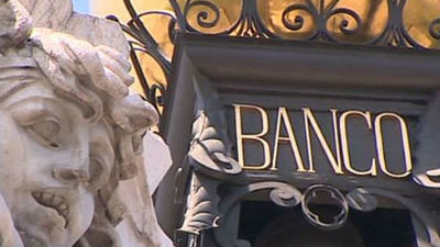 La Troika certifica la "salida limpia" del rescate en sus primeros contactos con la banca