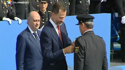 El Príncipe Felipe pide apoyo y reconocimiento a la Policía por defender la libertad