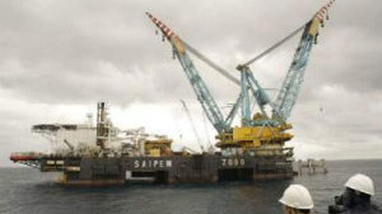 Soria admite que el gas inducido "podría estar en el origen" de los seísmos