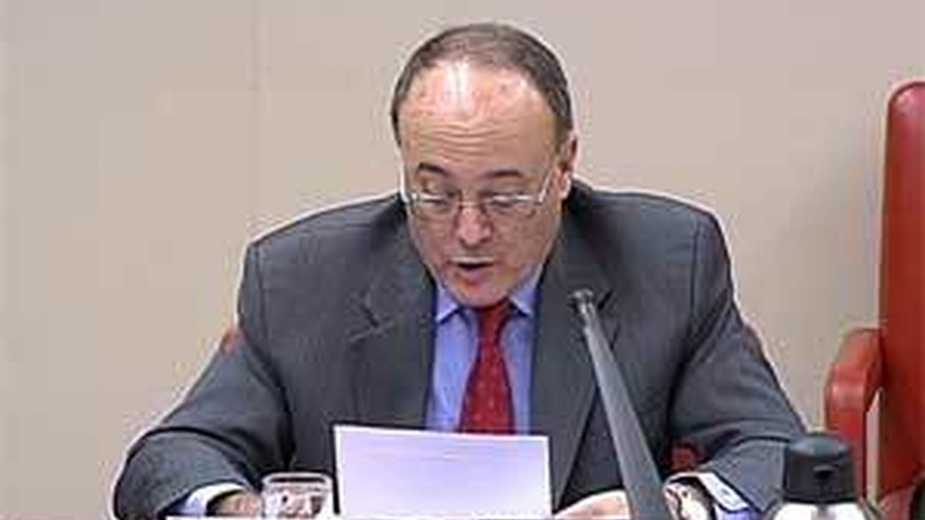 El Banco de España advierte de riesgos en el cumplimiento del déficit para 2013