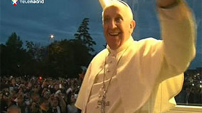 El Papa dice en Asís que la Iglesia debe despojarse de todo lo mundano