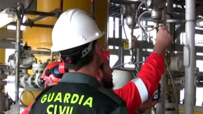 Medio millar de vecinos se concentran en Peñíscola para decir 'no' al Proyecto Castor