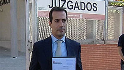 Victoria: "Mientras Gómez pagaba sobresueldos, no pagaba ni a policías ni bomberos"