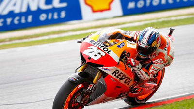 Rossi y Pedrosa clavan tiempos en la última jornada de Sepang