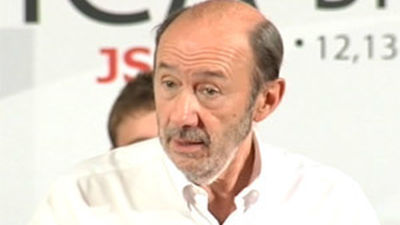 Rubalcaba dice que España no se puede permitir  un Gobierno "torpe, insensible y mentiroso"
