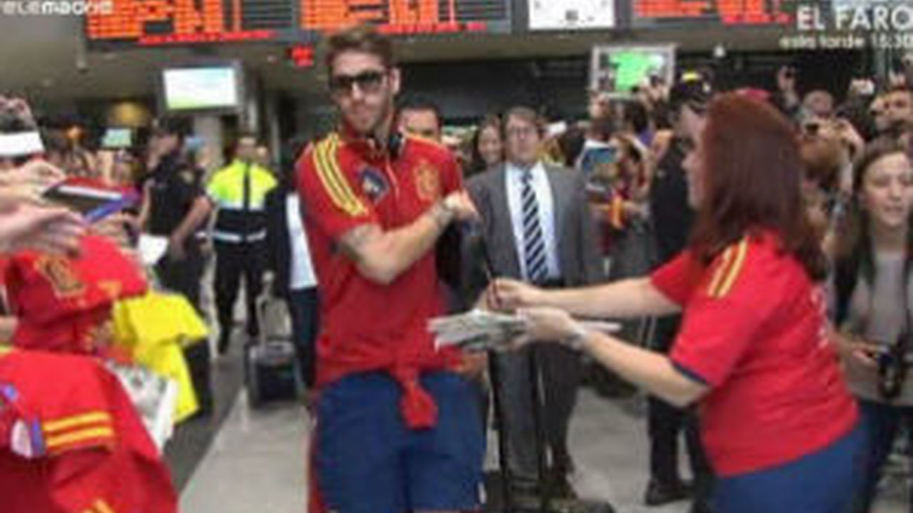 Unas 3.000 personas reciben a la Selección en Albacete