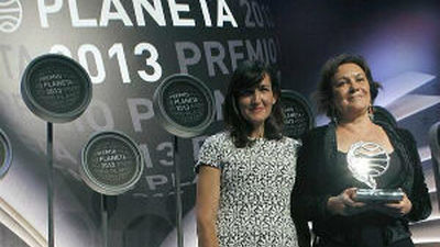 Clara Sánchez gana el Premio Planeta 2013 con 'El cielo ha vuelto'