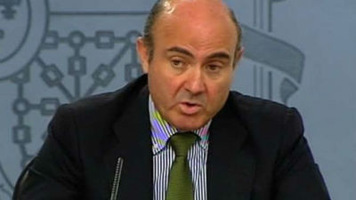 Guindos enmarca los ajustes de Comunidades y Ayuntamientos en el cumplimiento del déficit