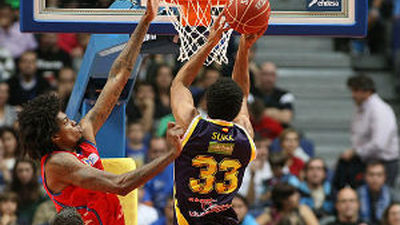 80-66. Estudiantes consigue la primera victoria