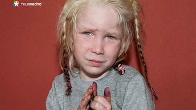 La pareja gitana asegura que la madre biológica les entregó a la niña rubia hallada con ellos en Grecia