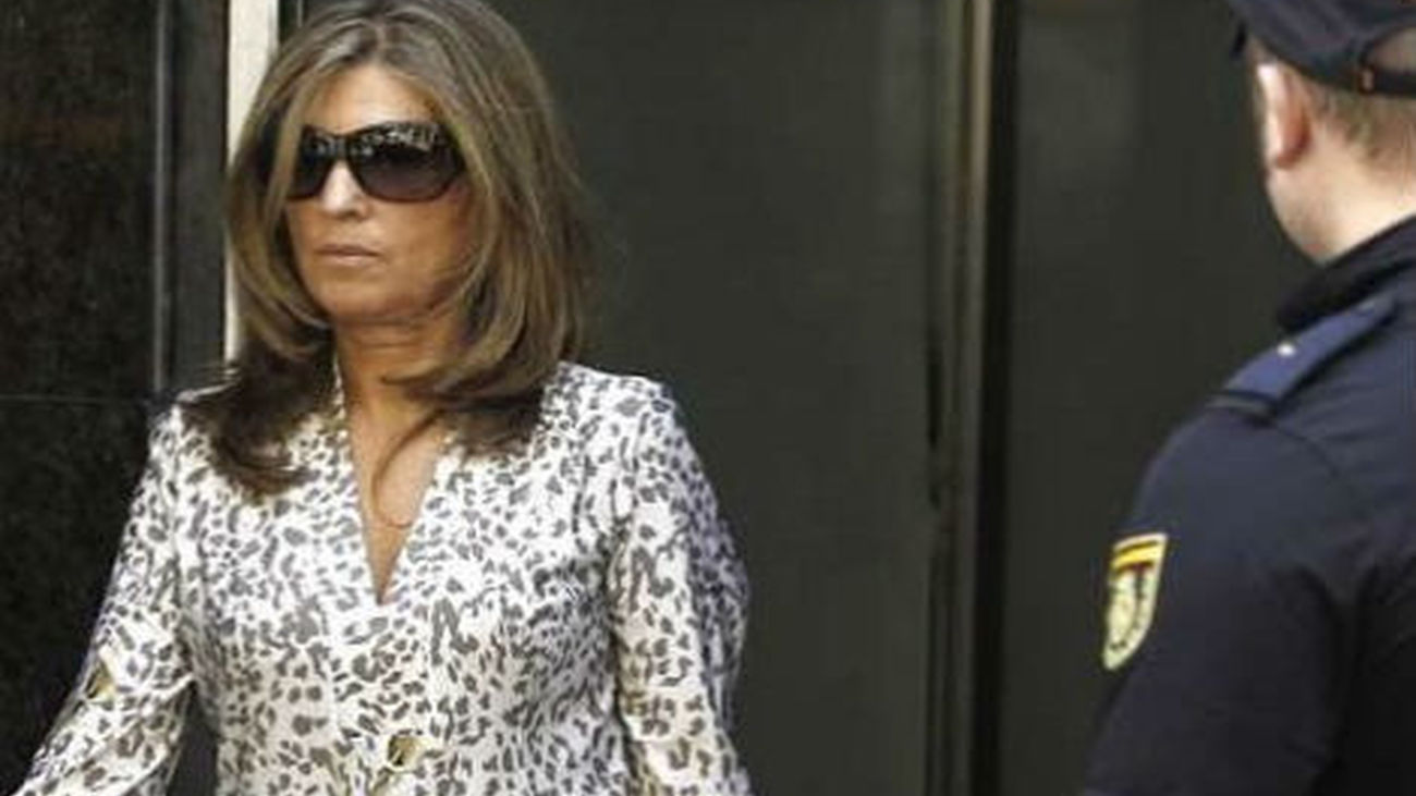 Detenido un hombre armado y vestido de cura tras entrar en casa de Bárcenas