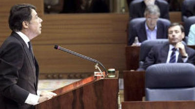 Gómez acusa a González de hacer retroceder la educación treinta años y éste le acusa de "incoherente"