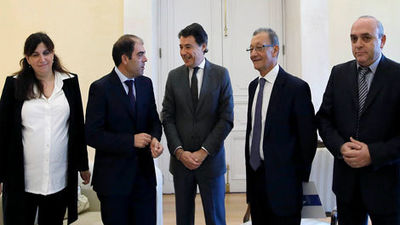 González se reúne con representantes de los trabajadores autonómos