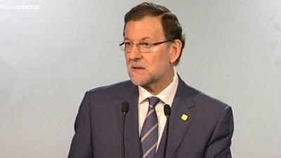 Rajoy descarta reformar la Constitución que Rubalcaba ofrece a Mas por la consulta