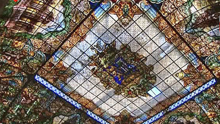 El Ayuntamiento restaurará la vidriera del Patio de Cristales de la Casa de la Villa