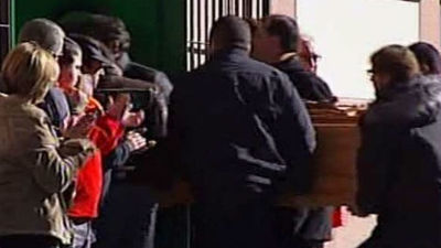 Unas 5.000 personas despiden a los mineros fallecidos, en un funeral conjunto en León