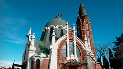 Casi un millón de madrileños visitan estos días los cementerios madrileños