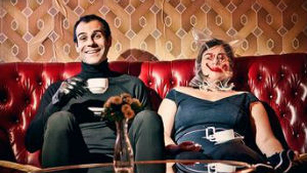 No son maneras de tratar a una dama