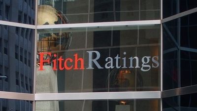 Fitch eleva la nota a España ante la mejoría de las perspectivas económicas