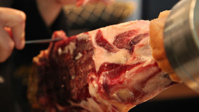 Sorteo de 20 paletillas de jamón ibérico en Colmenar para promocionar el comercio local