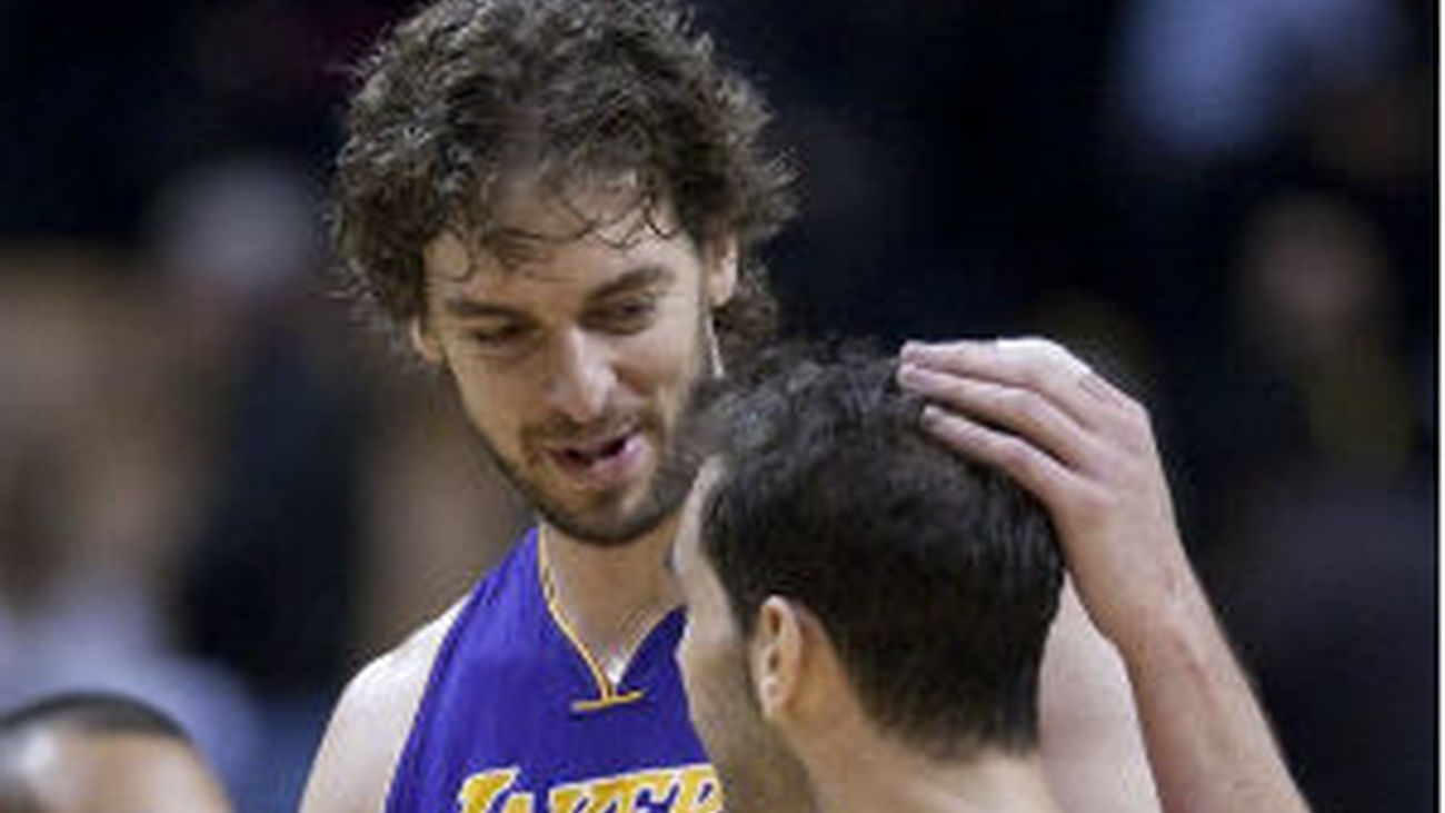 Calderón le gana a Pau Gasol el duelo español en la NBA