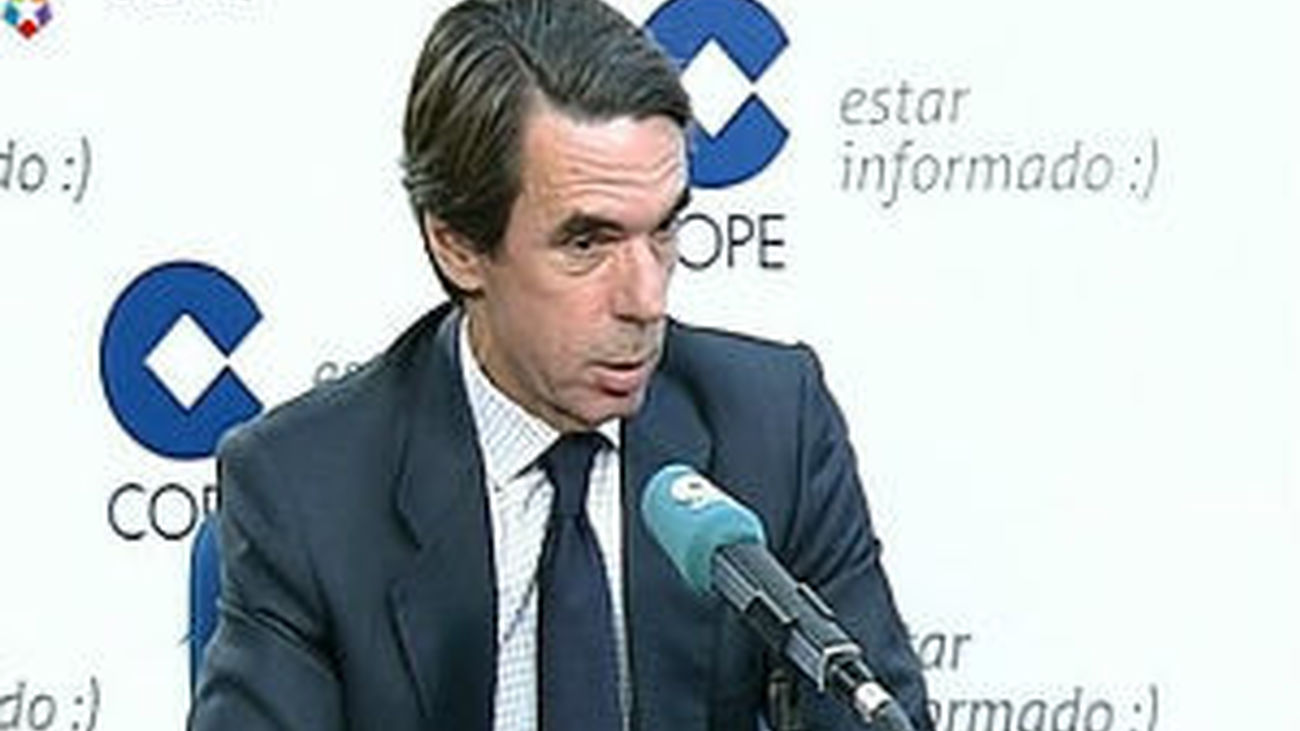 Aznar se lo apunta... Nadie del gobierno acudió a la presentación de su libro