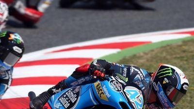 Pole para Rins por delante de Salom y Viñales en Moto3