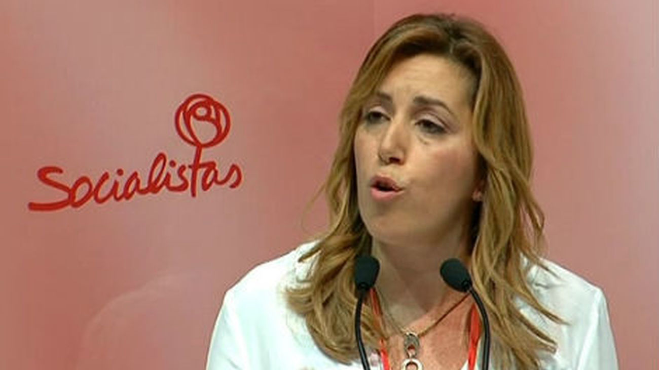 Susana Díaz advierte de que Cataluña es víctima de un choque de trenes