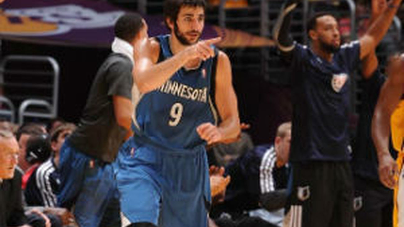 Ricky, con un triple-doble, se carga a los Lakers
