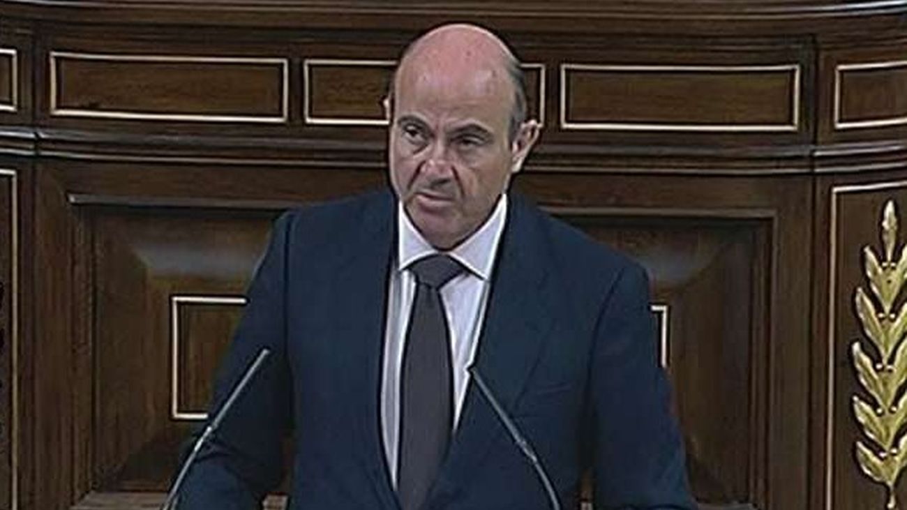 Guindos defiende que las cuentas para  2014 son "austeras" y "marcan el fin de la recesión"
