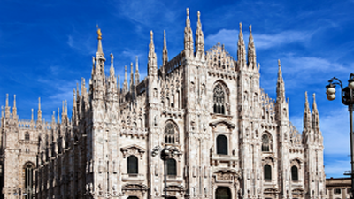 Un ascensor en el Duomo de Milán divide a la ciudad, sede de la Expo 2015