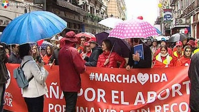 Miles de personas marchan en Madrid en favor de la vida