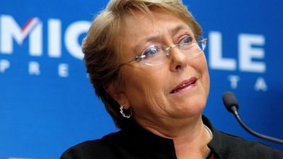 Bachelet pide la renuncia a todos sus ministros